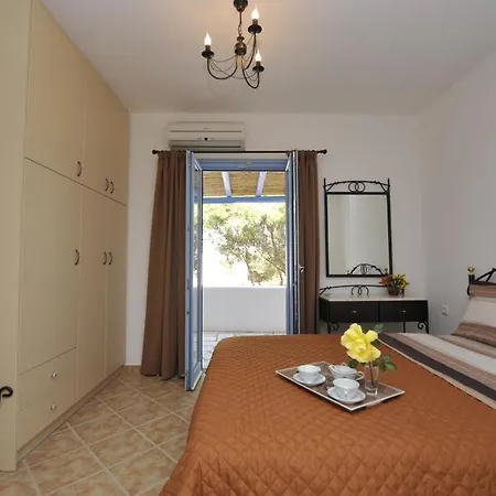 Evita * Aliki (Paros)